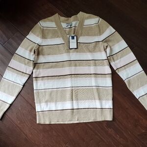 Croft & Barrow Tan and White V-Neck Sweater 90% Cotton